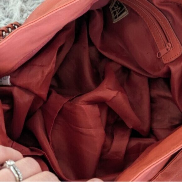 Large coral bow faux leather hobo bag - Picture 8 of 8